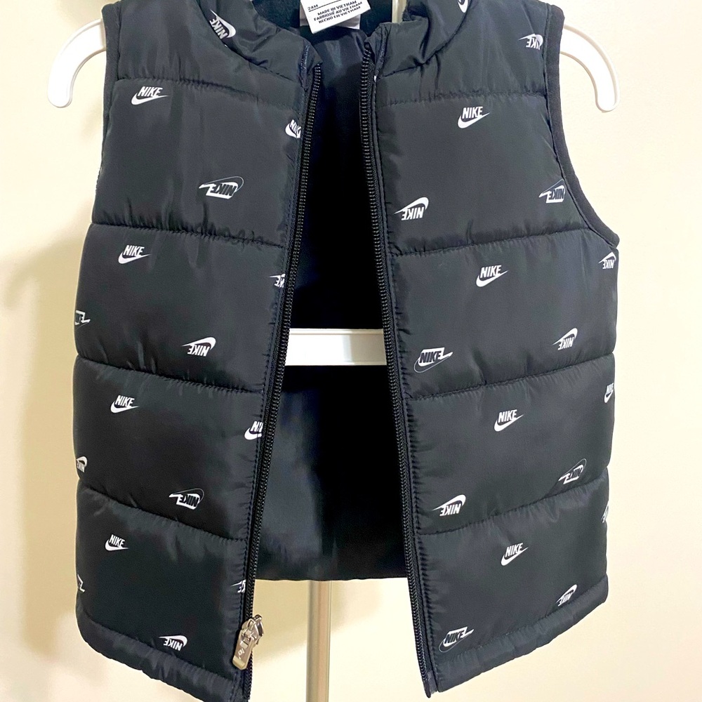 Nike puffer sleeveless jacket